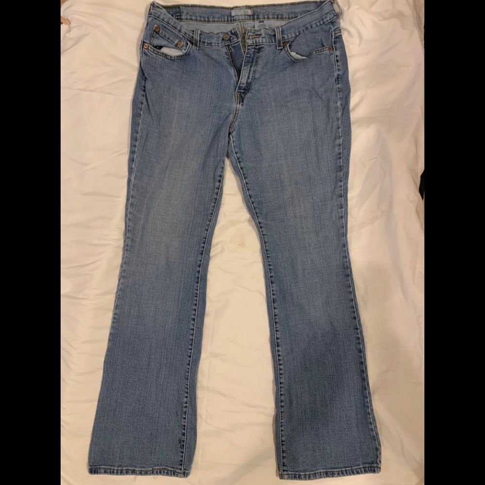 Women Levi’s 515 Jeans